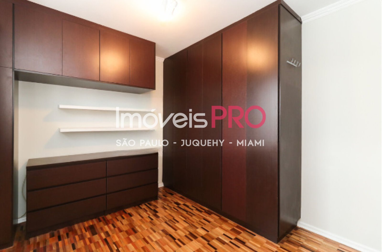 Foto :: IP38472