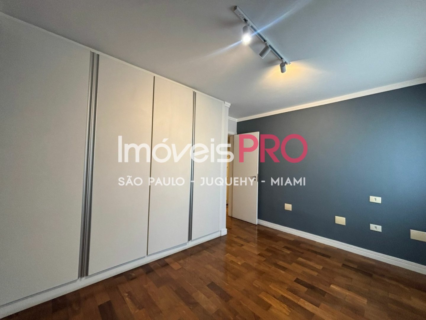 Foto :: https://assets.imoveispro.com.br/thumb/IP38475/apartamento-aluguel-brooklin_IP38475_17_1920x1080.jpg?