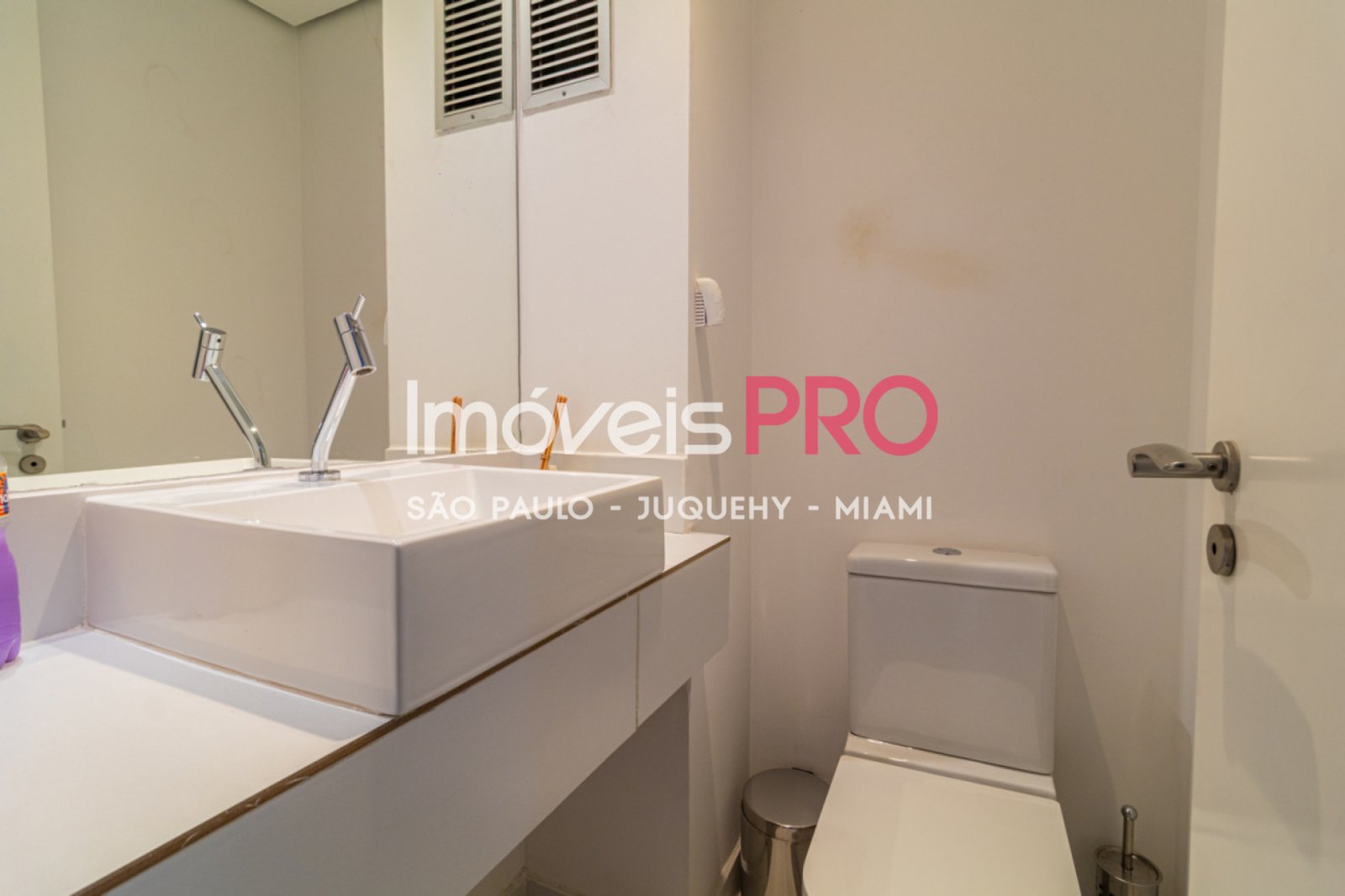 Foto :: IP38478