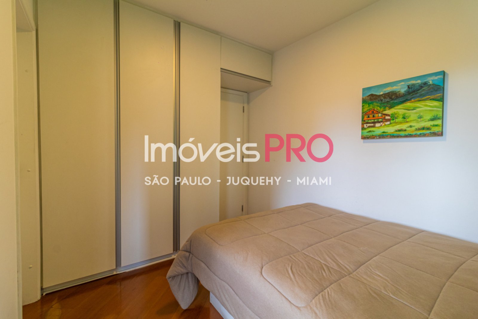 Foto :: IP38478