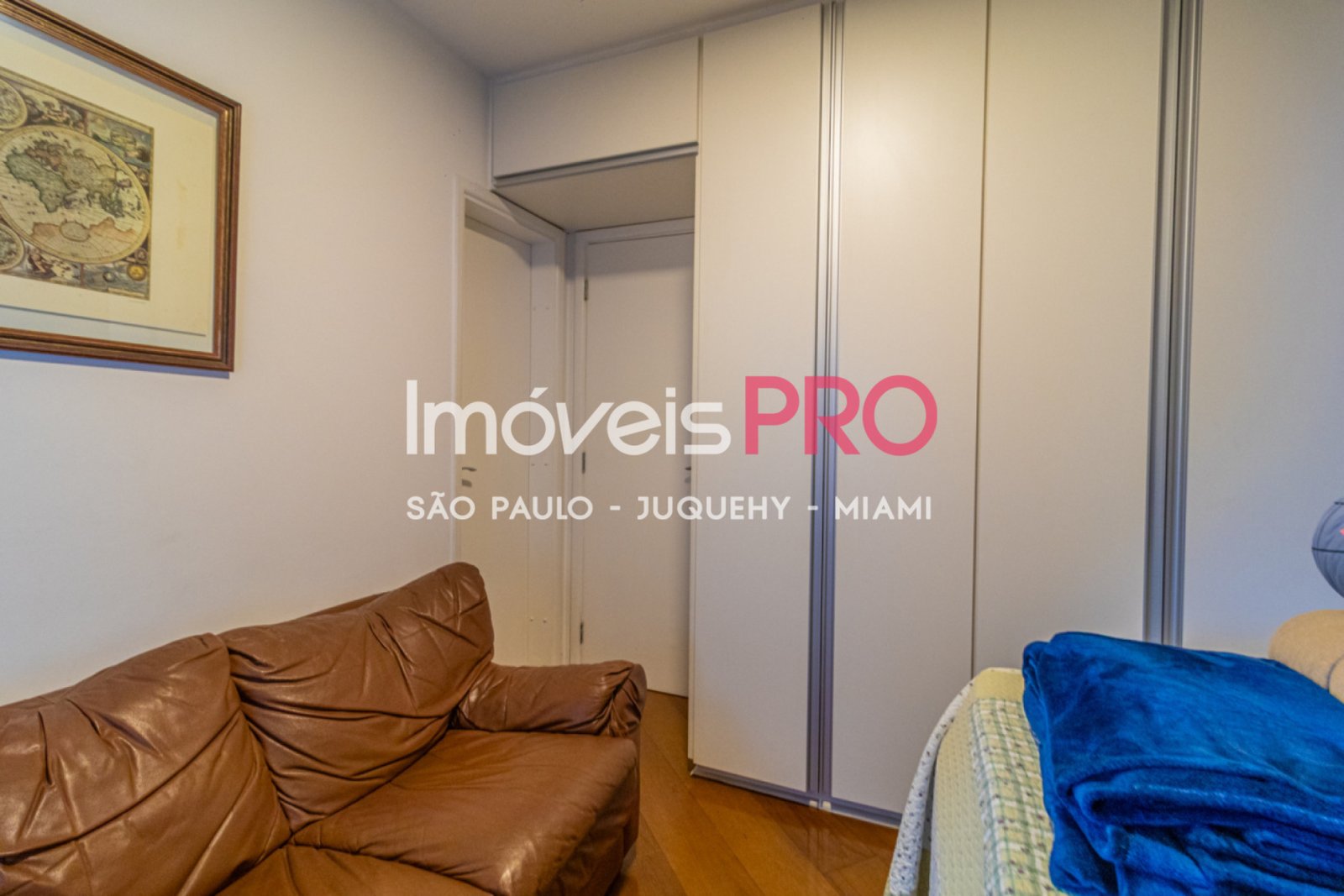 Foto :: IP38478