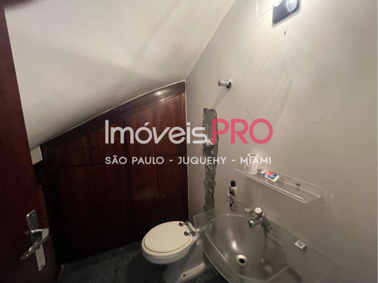 Foto :: https://assets.imoveispro.com.br/thumb/IP38487/sobrado-venda-planalto-paulista_IP38487_17_1920x1080.jpg?