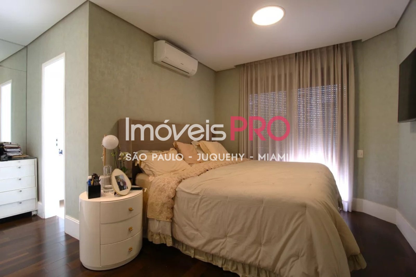 Foto :: IP38493