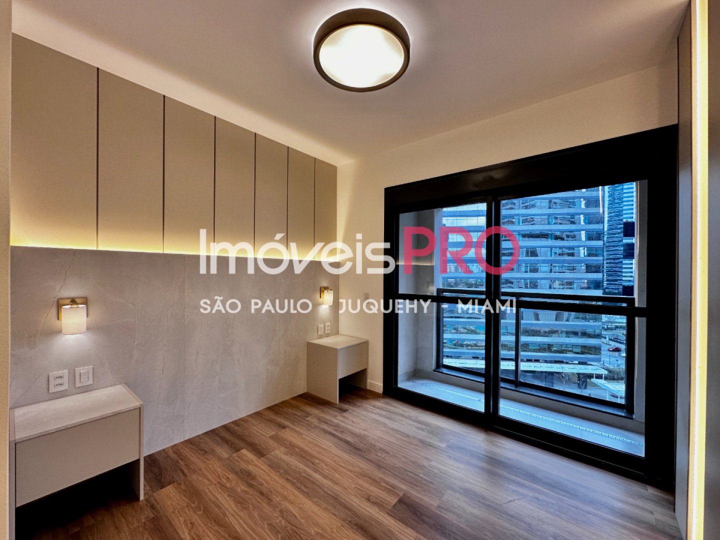 Foto :: IP38495