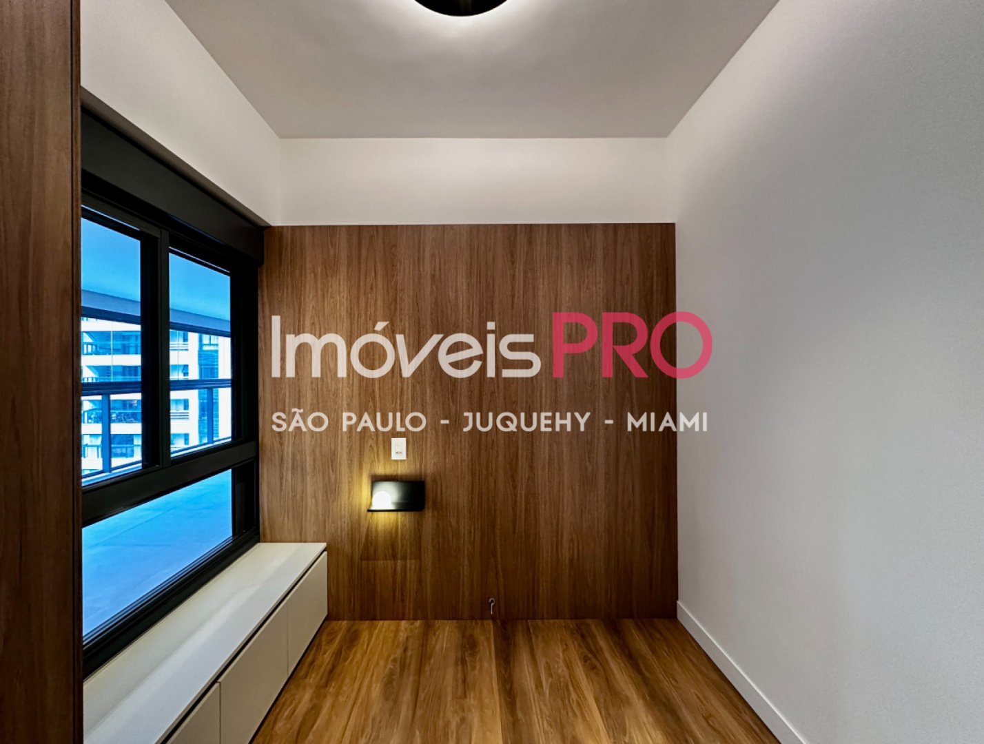Foto :: IP38495
