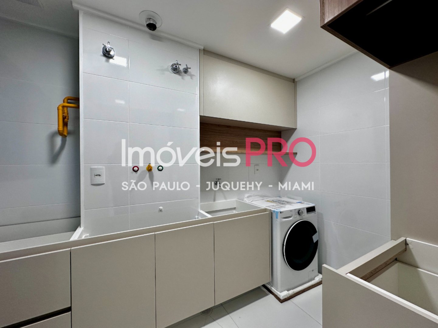Foto :: IP38495