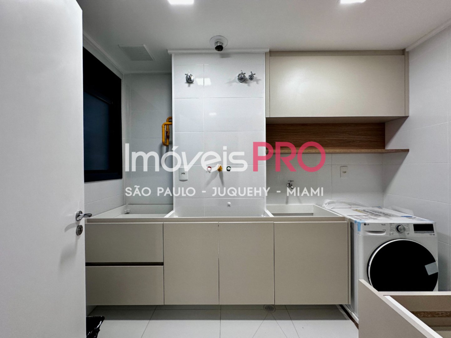 Foto :: IP38495