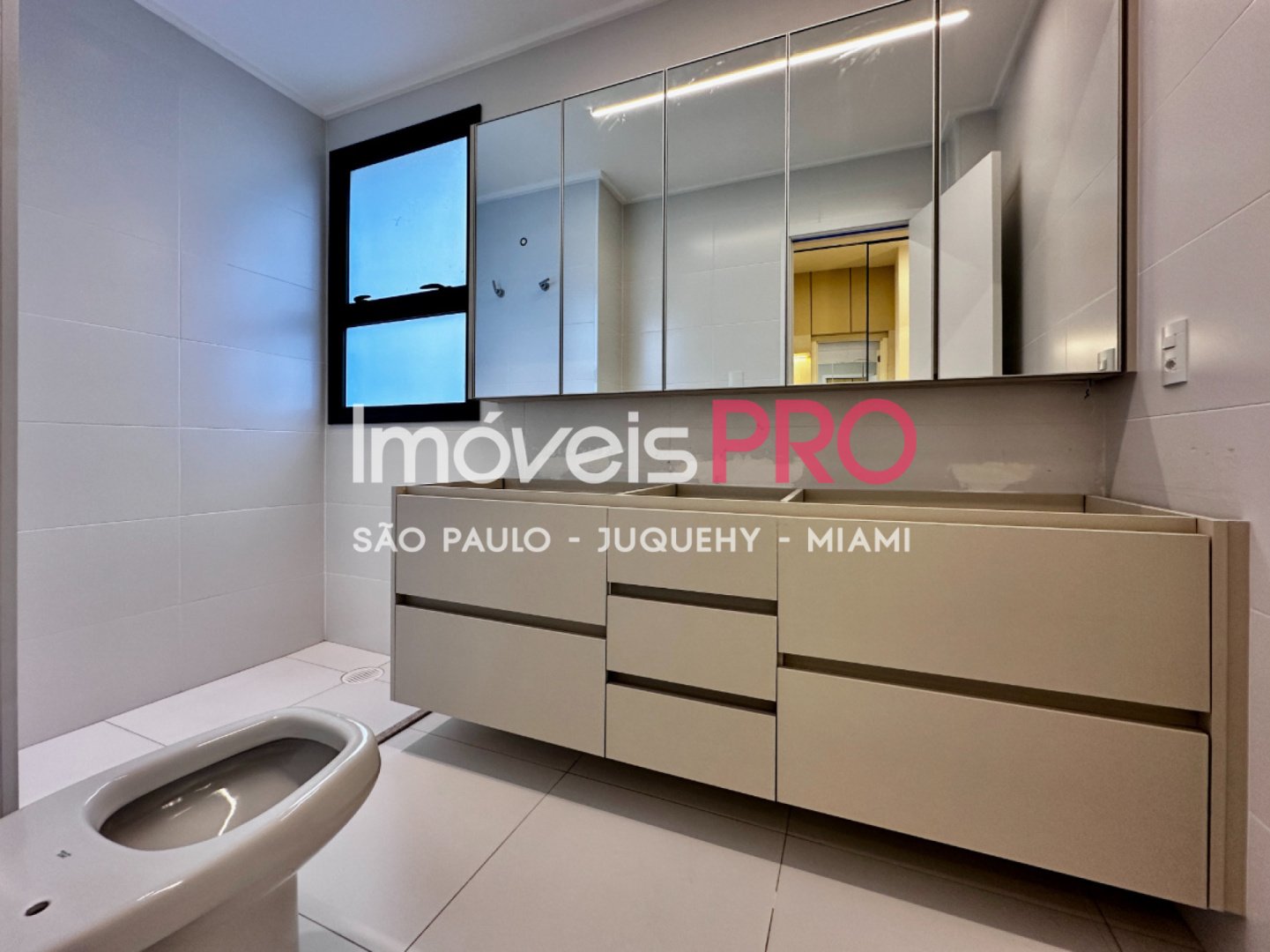 Foto :: IP38495