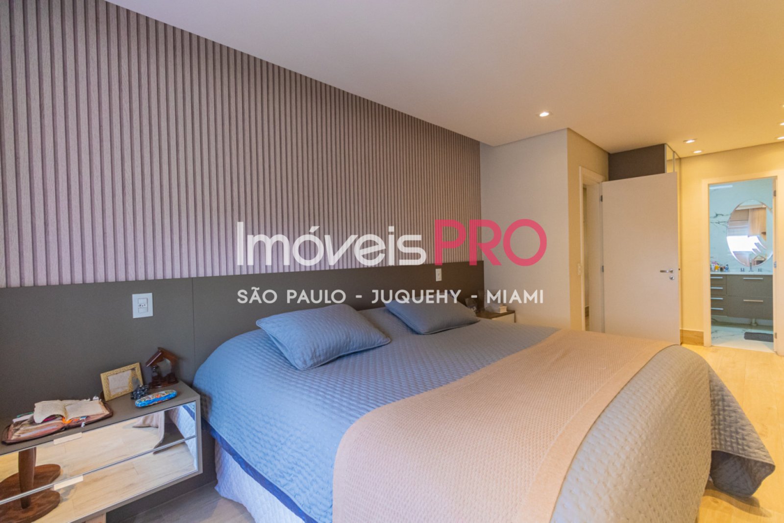 Foto :: IP38496