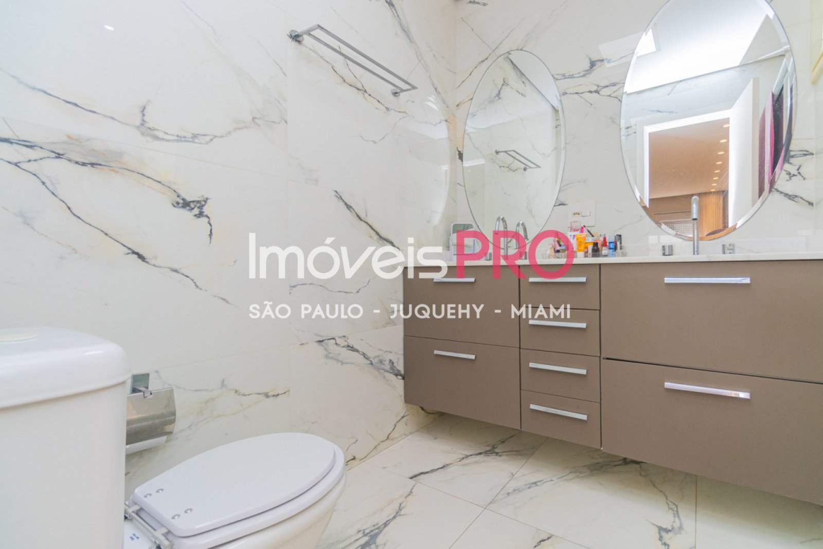 Foto :: IP38496