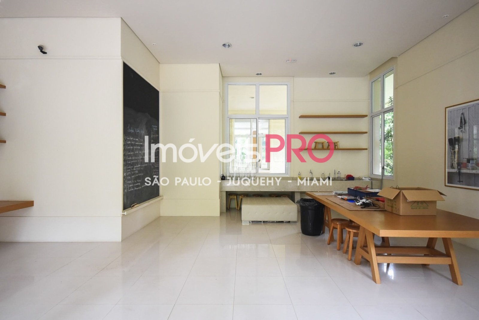 Foto :: IP38496