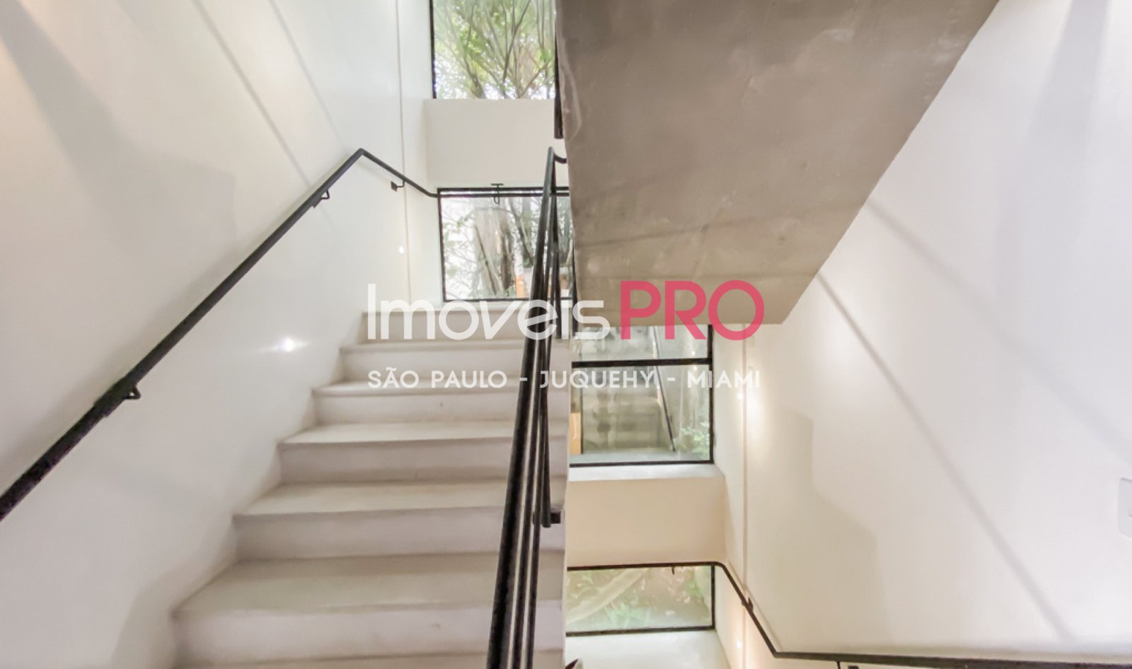 Foto :: https://assets.imoveispro.com.br/thumb/IP38498/predio-venda-pacaembu_IP38498_41_1920x1080.jpg?