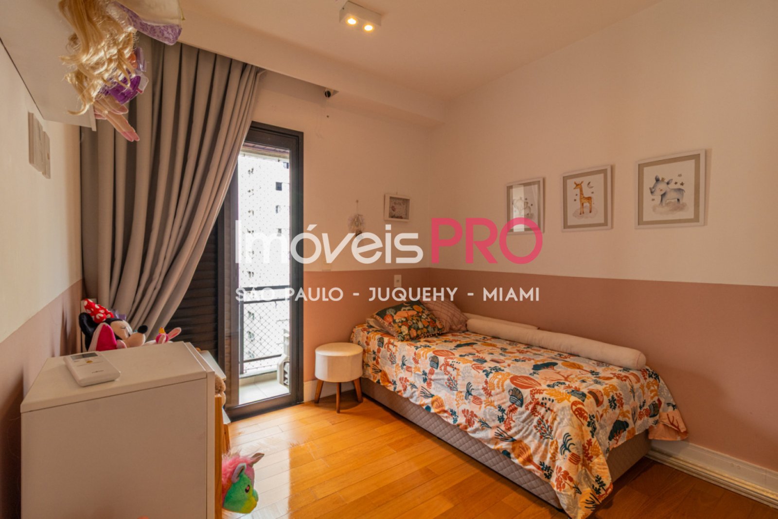 Foto :: https://assets.imoveispro.com.br/thumb/IP38503/apartamento-venda-moema-passaros_IP38503_29_1920x1080.jpg?