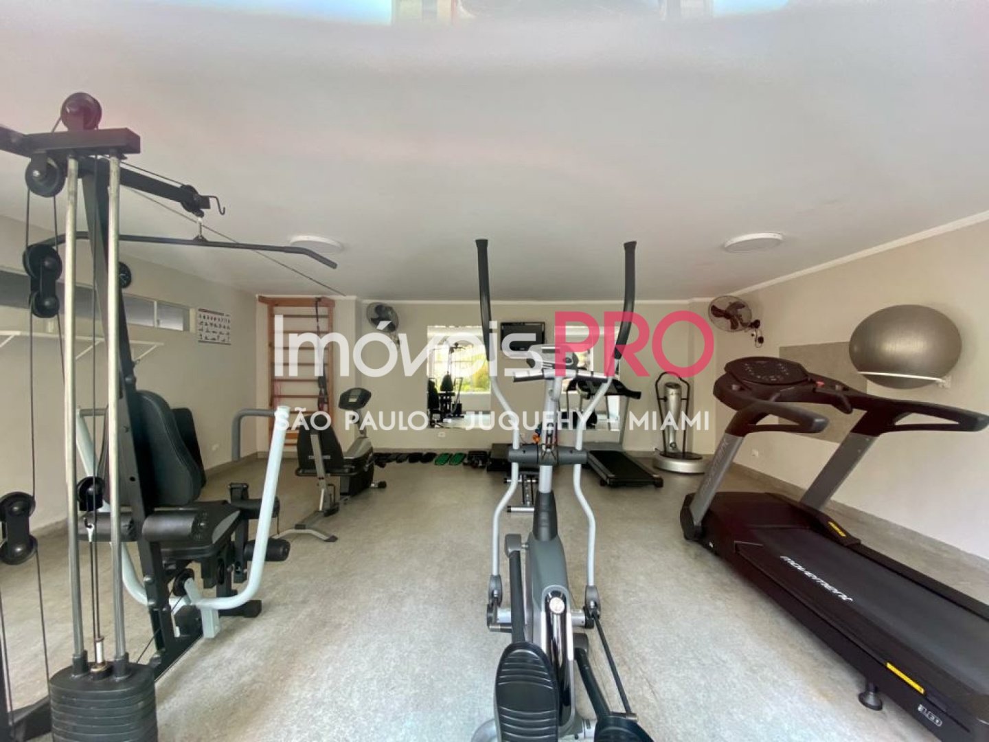 Foto :: https://assets.imoveispro.com.br/thumb/IP38505/apartamento-venda-moema-passaros_IP38505_29_1920x1080.jpg?