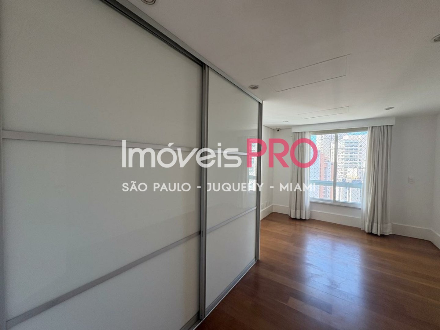 Foto :: https://assets.imoveispro.com.br/thumb/IP38507/apartamento-venda-moema-passaros_IP38507_17_1920x1080.jpg?1774722203