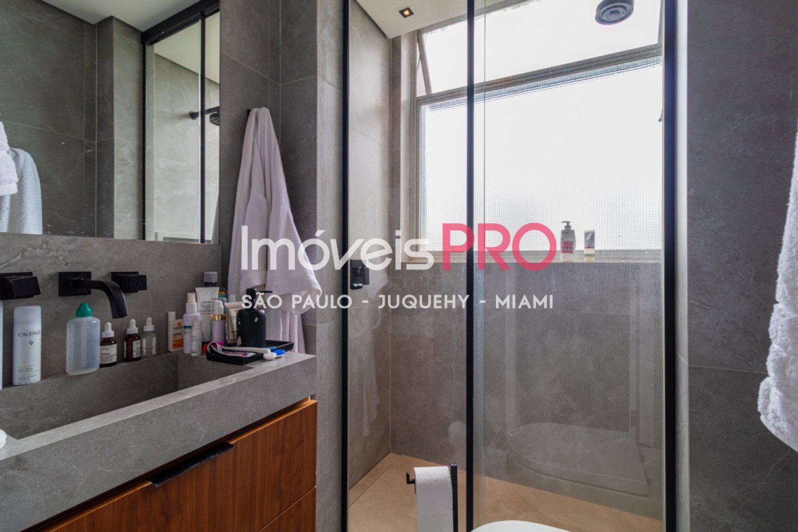 Foto :: IP38516
