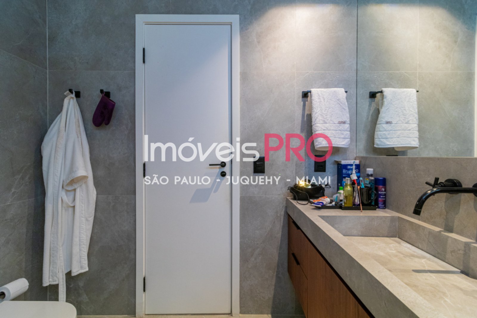 Foto :: IP38516