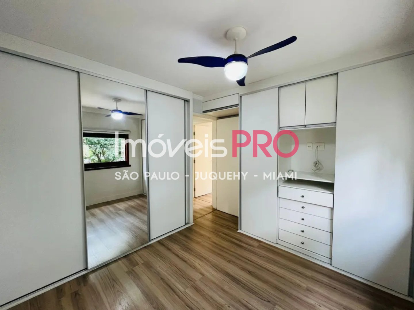 Foto :: https://assets.imoveispro.com.br/thumb/IP38517/apartamento-venda-moema_IP38517_11_1920x1080.jpg?