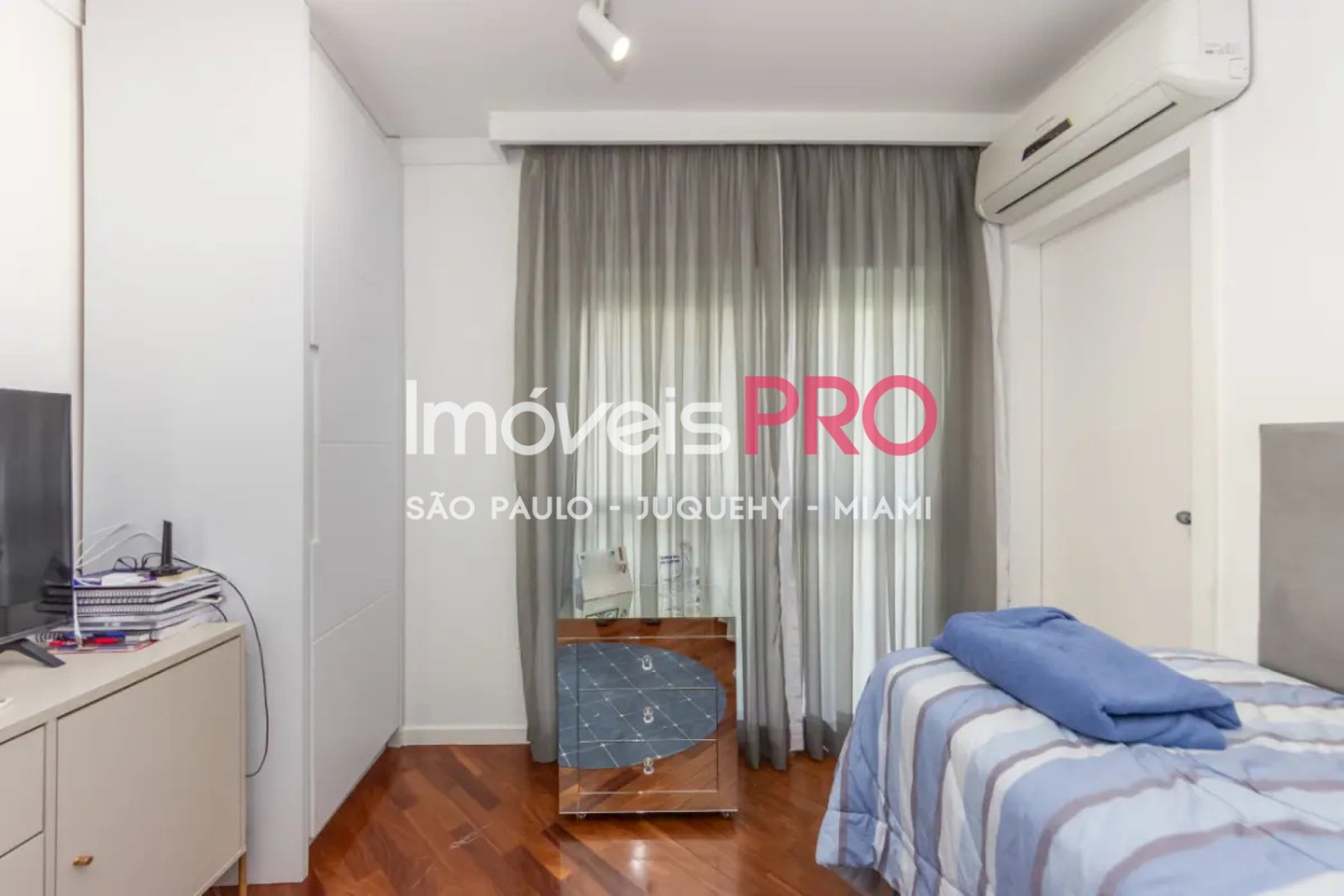 Foto :: https://assets.imoveispro.com.br/thumb/IP38522/apartamento-venda-brooklin-paulista_IP38522_17_1920x1080.jpg?