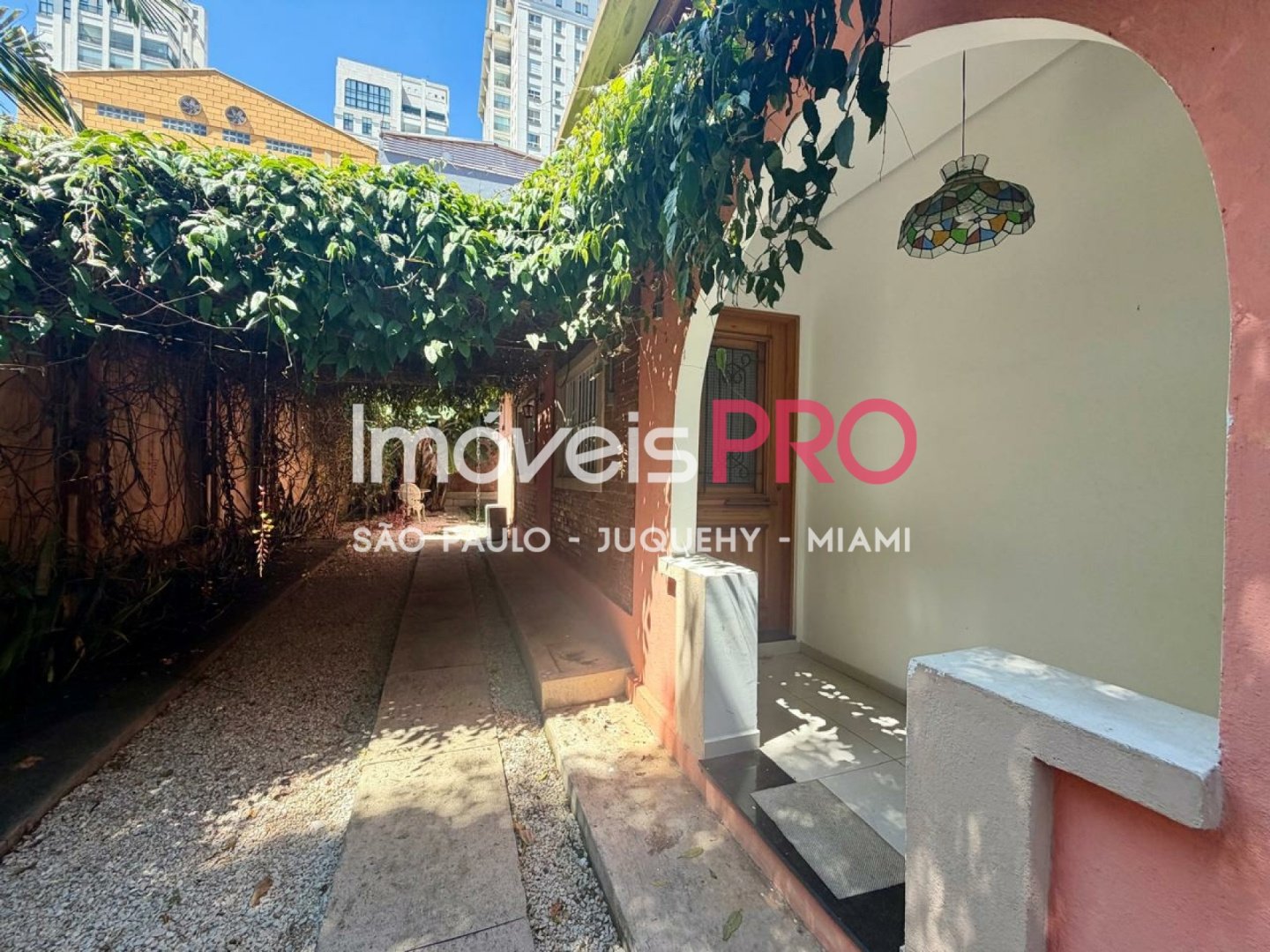 Foto :: https://assets.imoveispro.com.br/thumb/IP38531/casa-aluguel-vila-olimpia_IP38531_11_1920x1080.jpg?