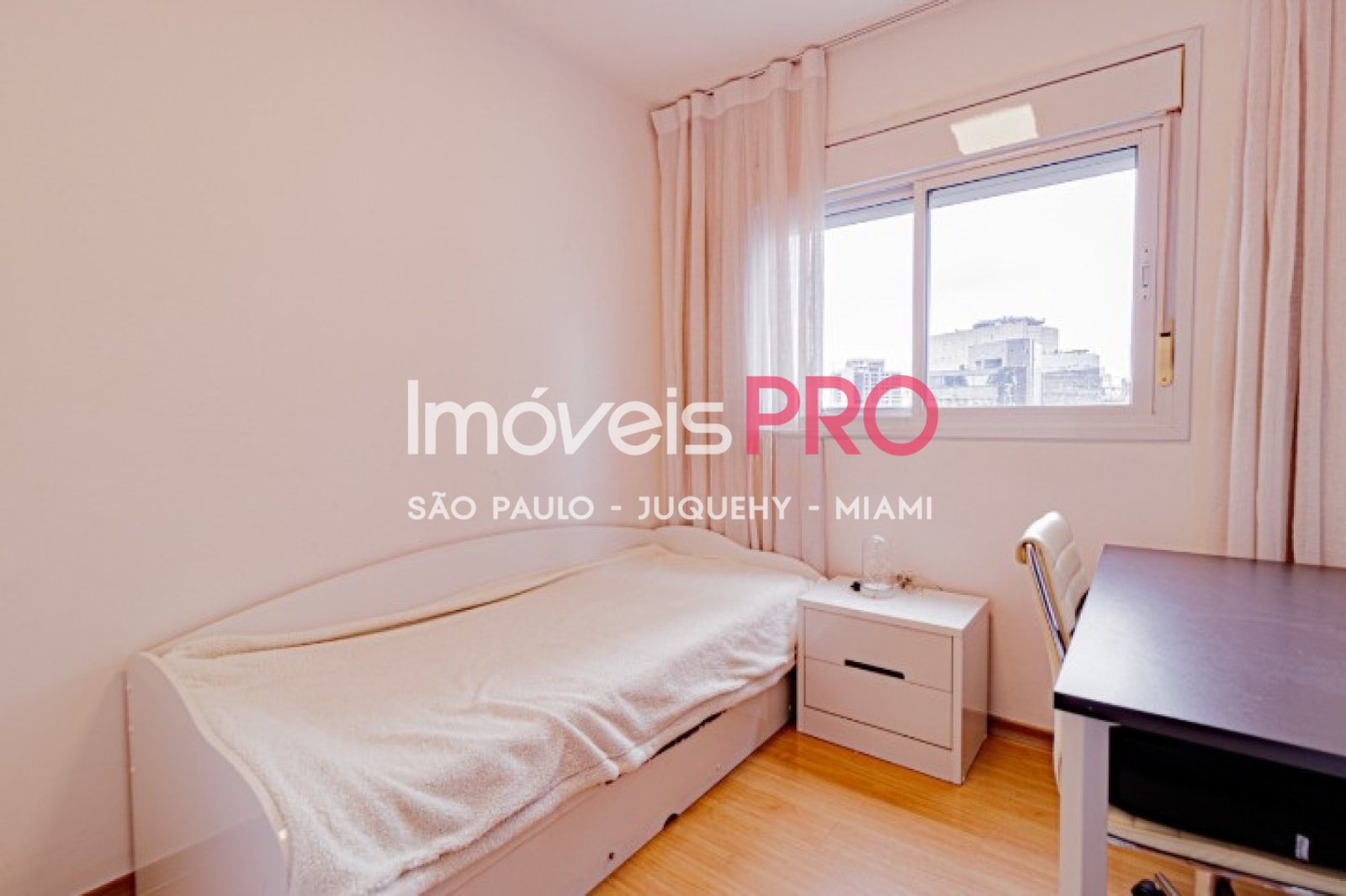 Foto :: IP38542