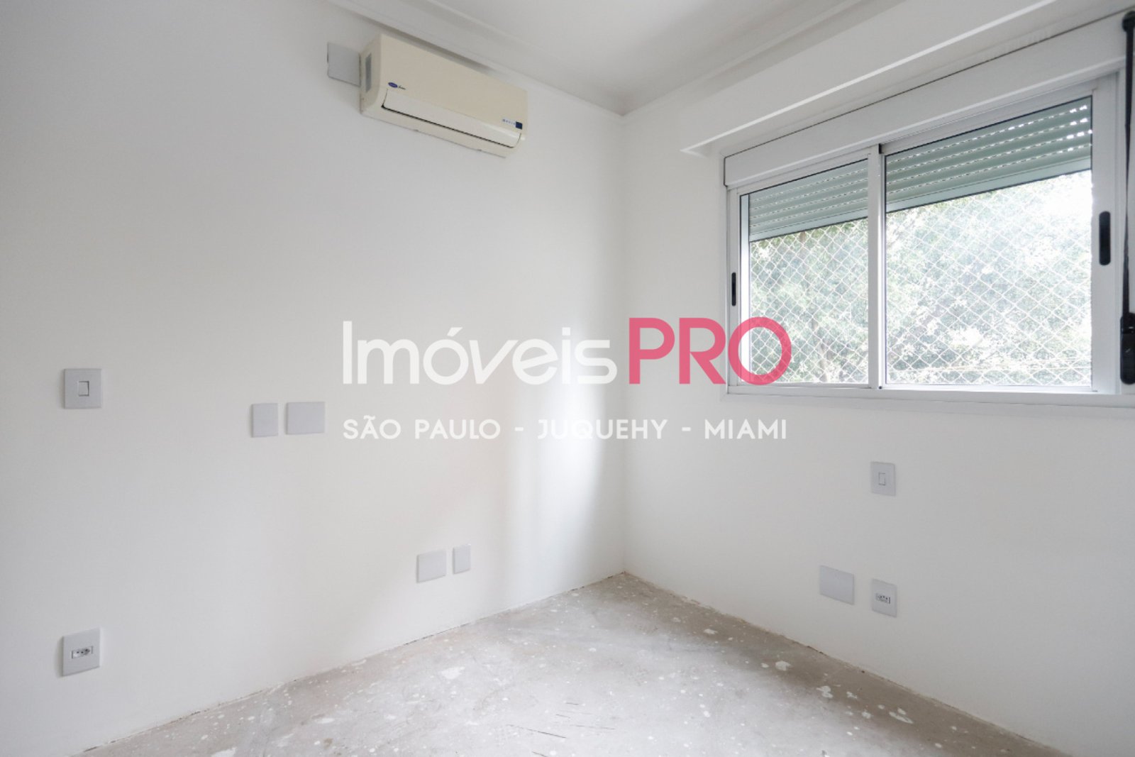 Foto :: IP38556