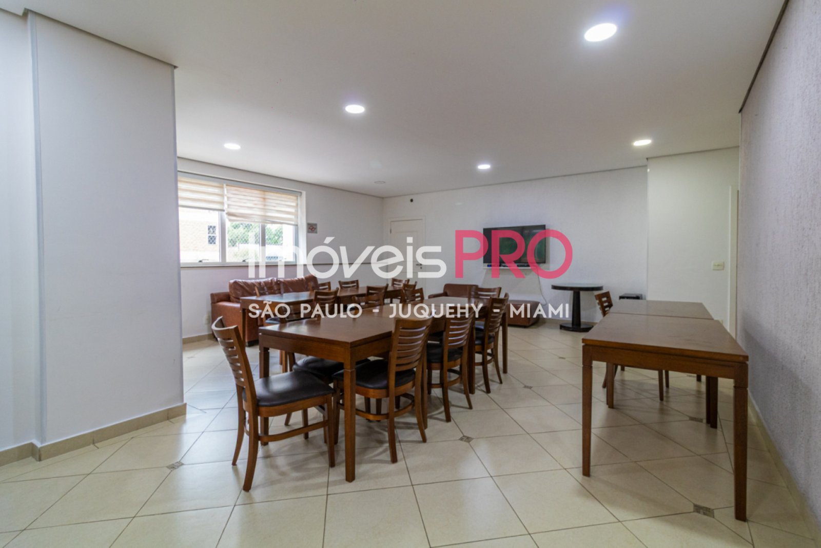 Foto :: https://assets.imoveispro.com.br/thumb/IP38556/apartamento-venda-perdizes_IP38556_35_1920x1080.jpg?
