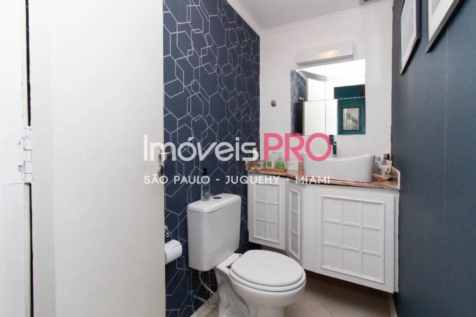 Foto :: https://assets.imoveispro.com.br/thumb/IP38563/cobertura-duplex-venda-campo-belo_IP38563_17_1920x1080.jpg?