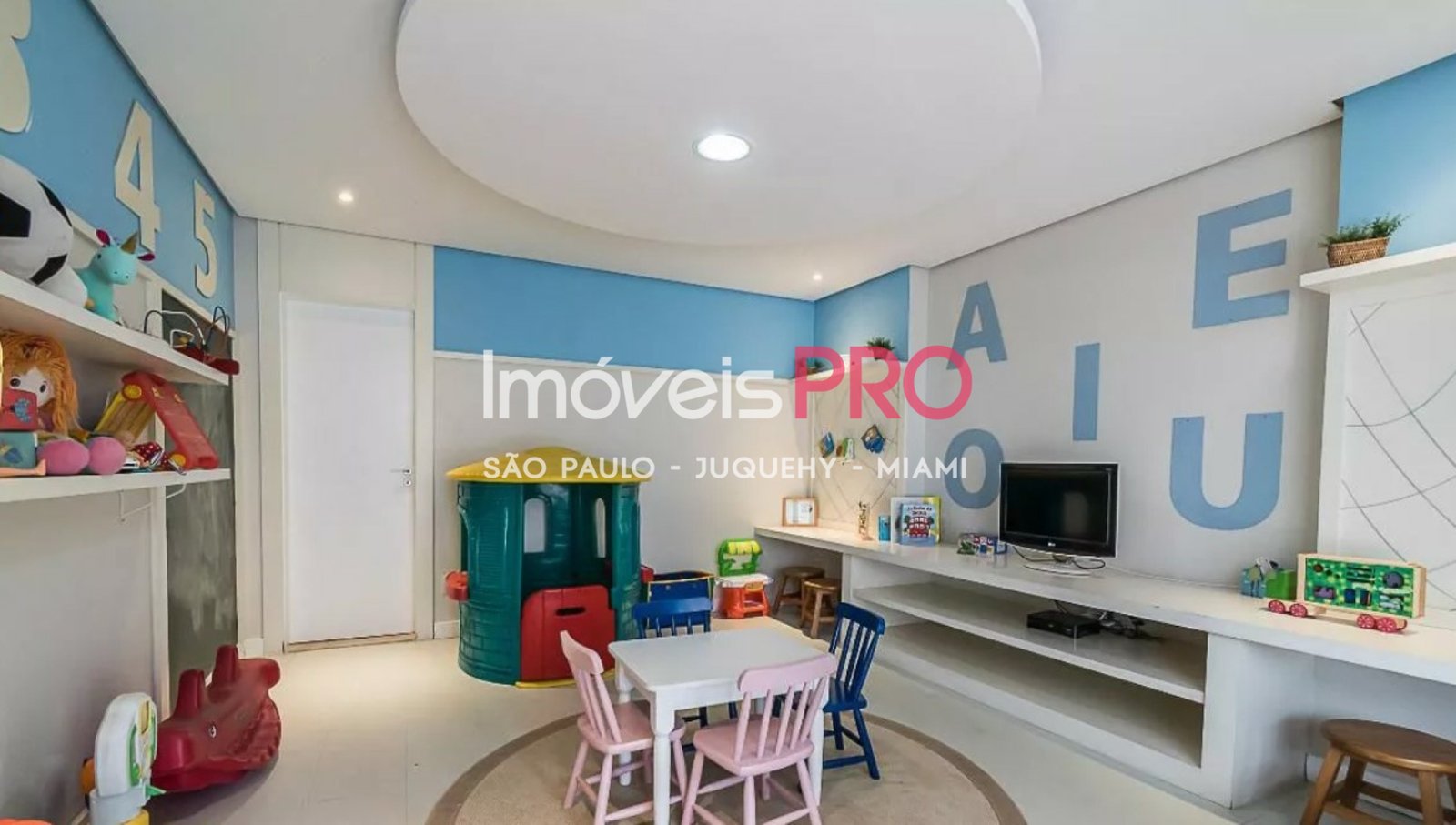 Foto :: IP38572