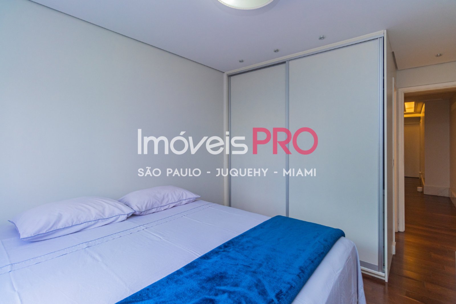 Foto :: IP38573