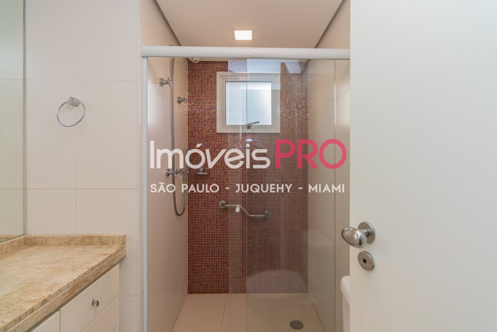 Foto :: https://assets.imoveispro.com.br/thumb/IP38573/apartamento-venda-brooklin_IP38573_41_1920x1080.jpg?