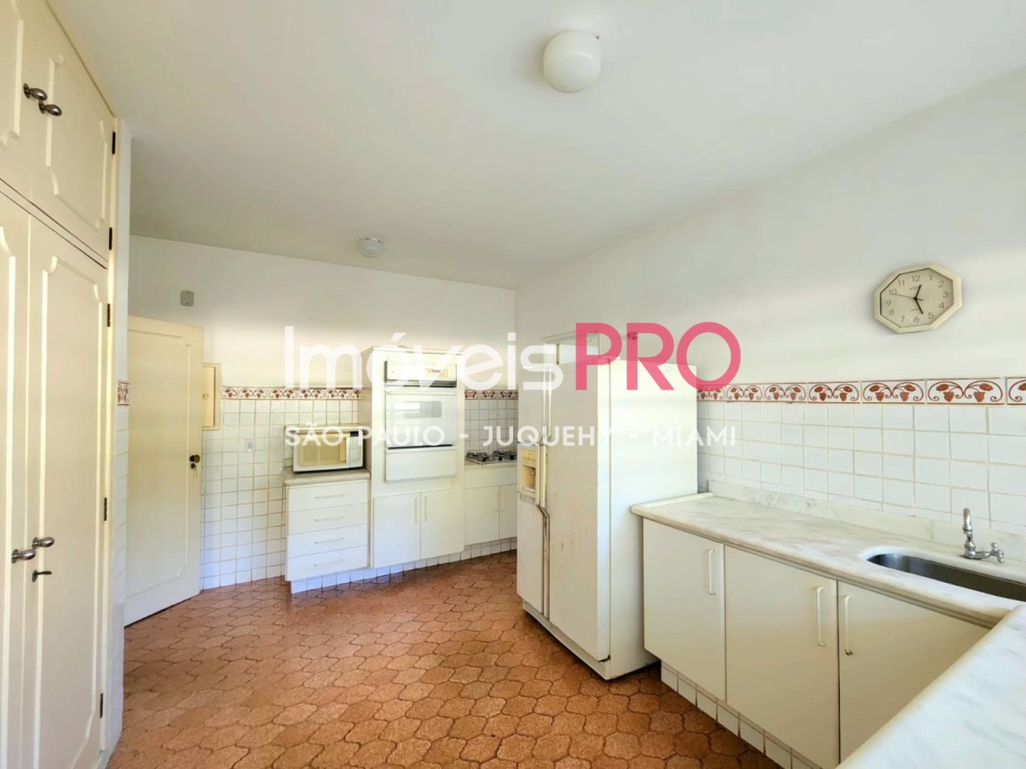 Foto :: https://assets.imoveispro.com.br/thumb/IP38574/casa-venda-jardim-america_IP38574_23_1920x1080.jpg?
