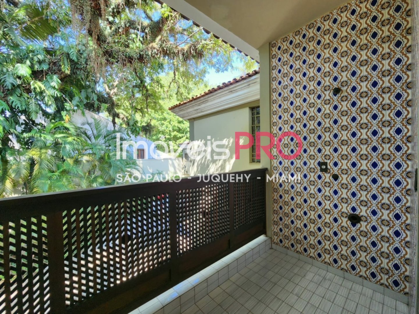 Foto :: https://assets.imoveispro.com.br/thumb/IP38574/casa-venda-jardim-america_IP38574_29_1920x1080.jpg?