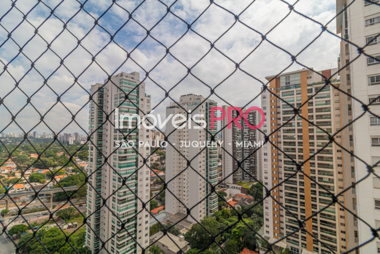 Foto :: https://assets.imoveispro.com.br/thumb/IP38576/apartamento-venda-campo-belo_IP38576_17_1920x1080.jpg?
