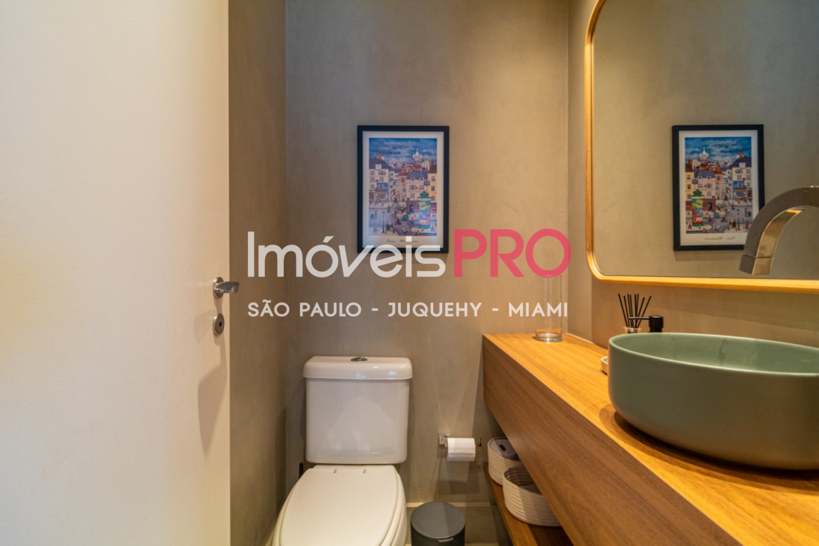 Foto :: IP38576