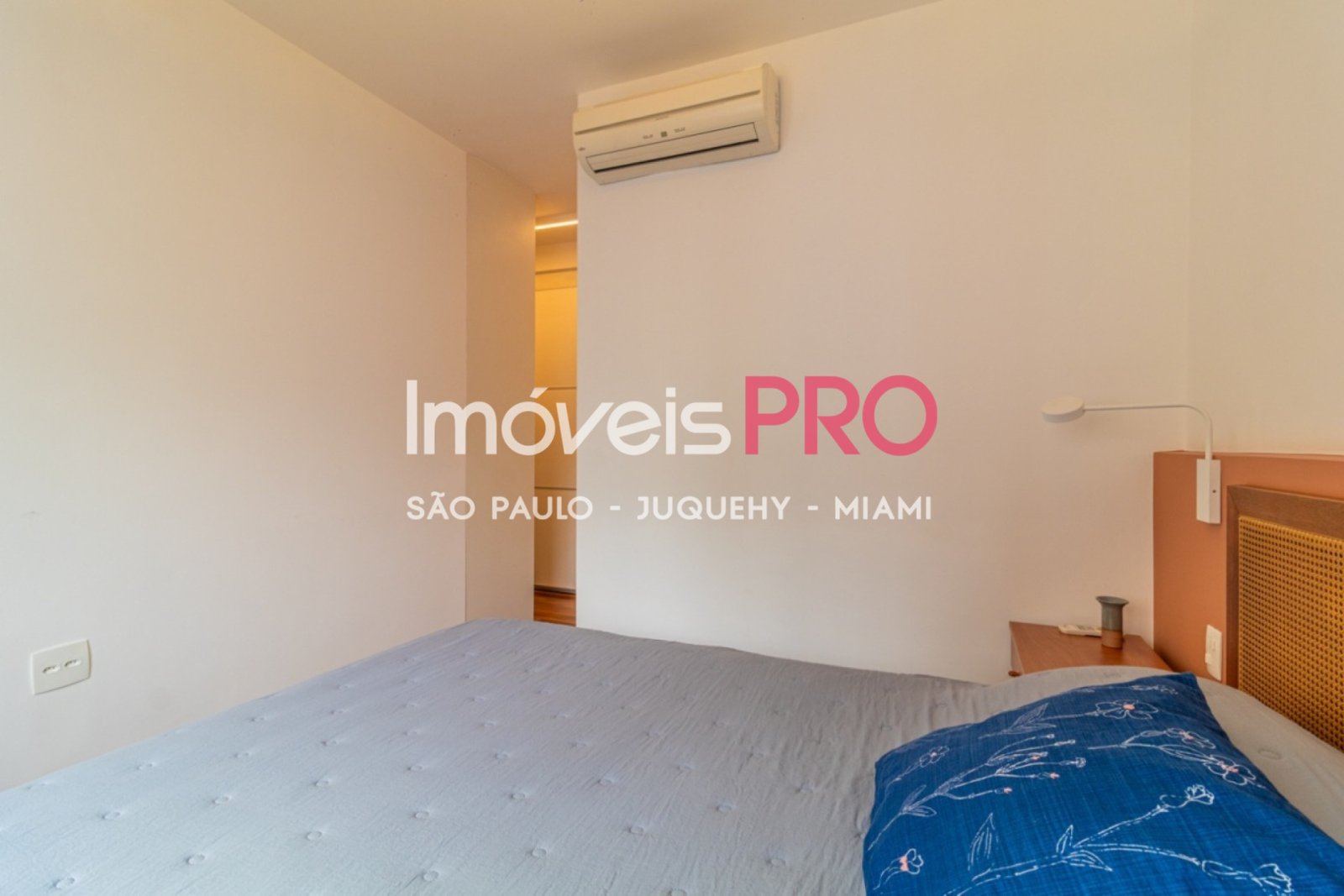 Foto :: IP38576