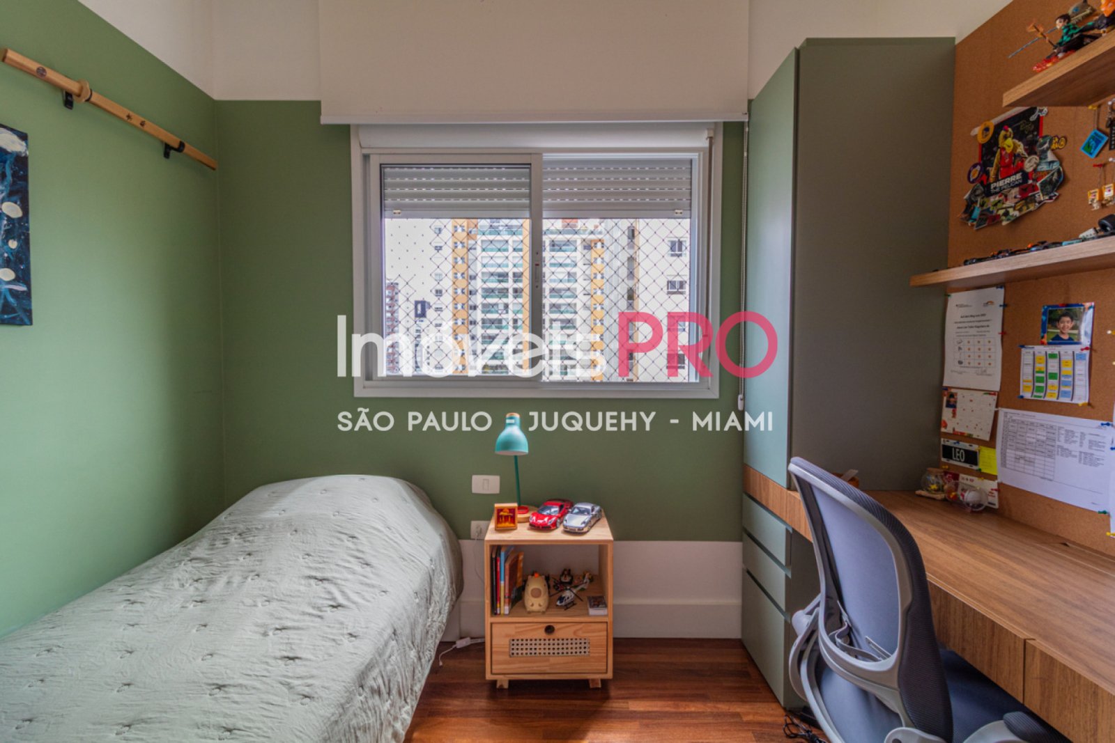 Foto :: IP38576