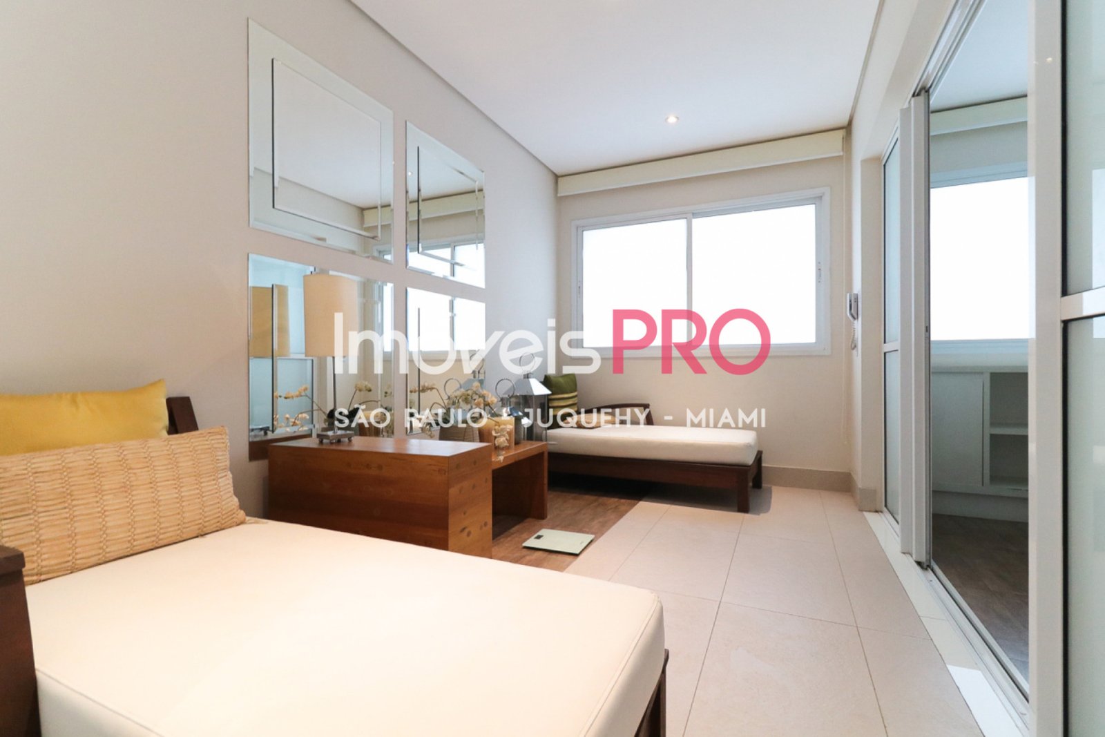 Foto :: IP38576