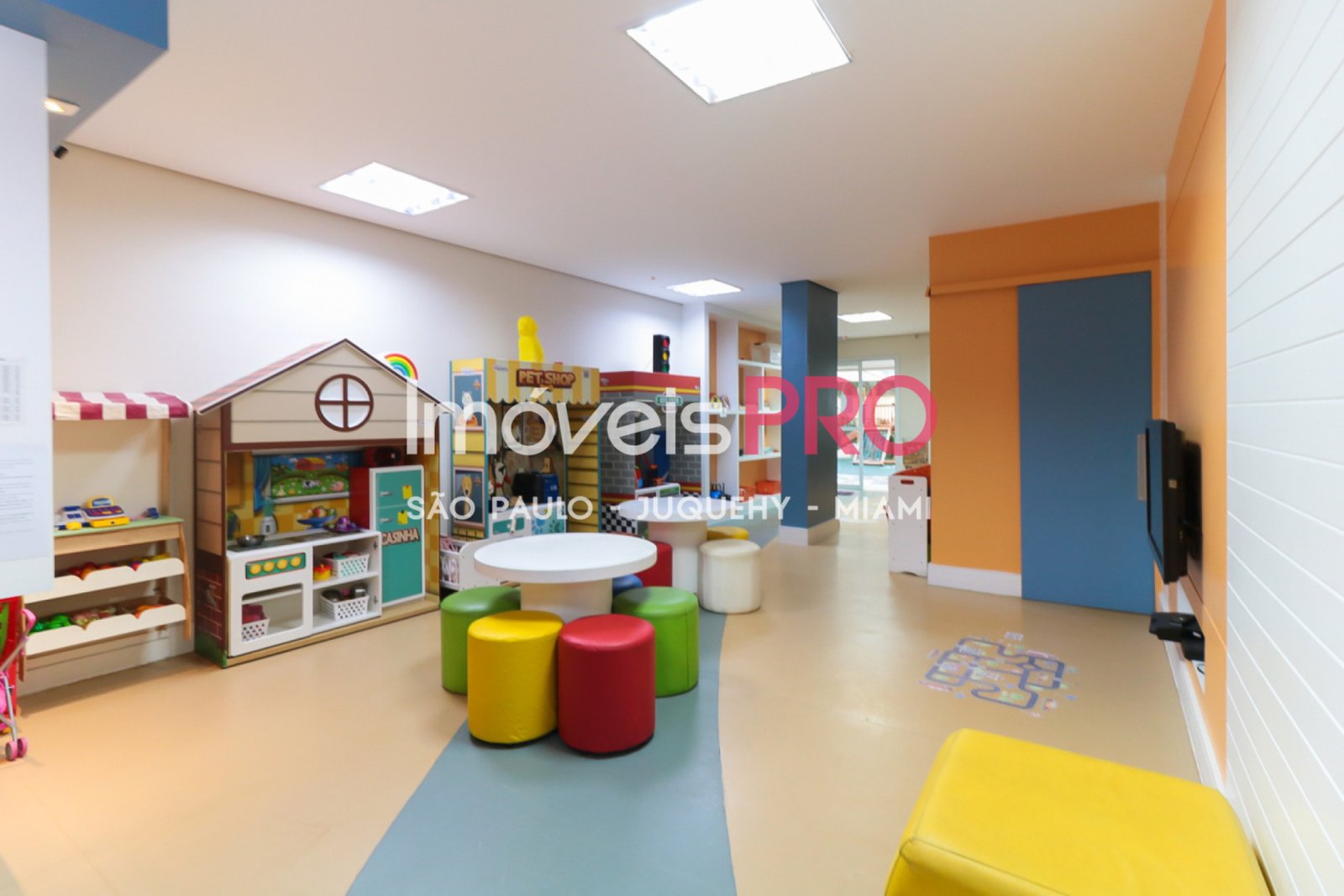 Foto :: IP38576