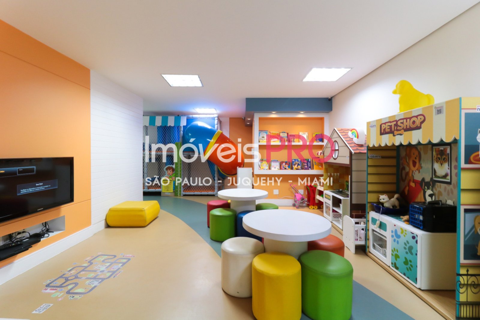 Foto :: IP38576