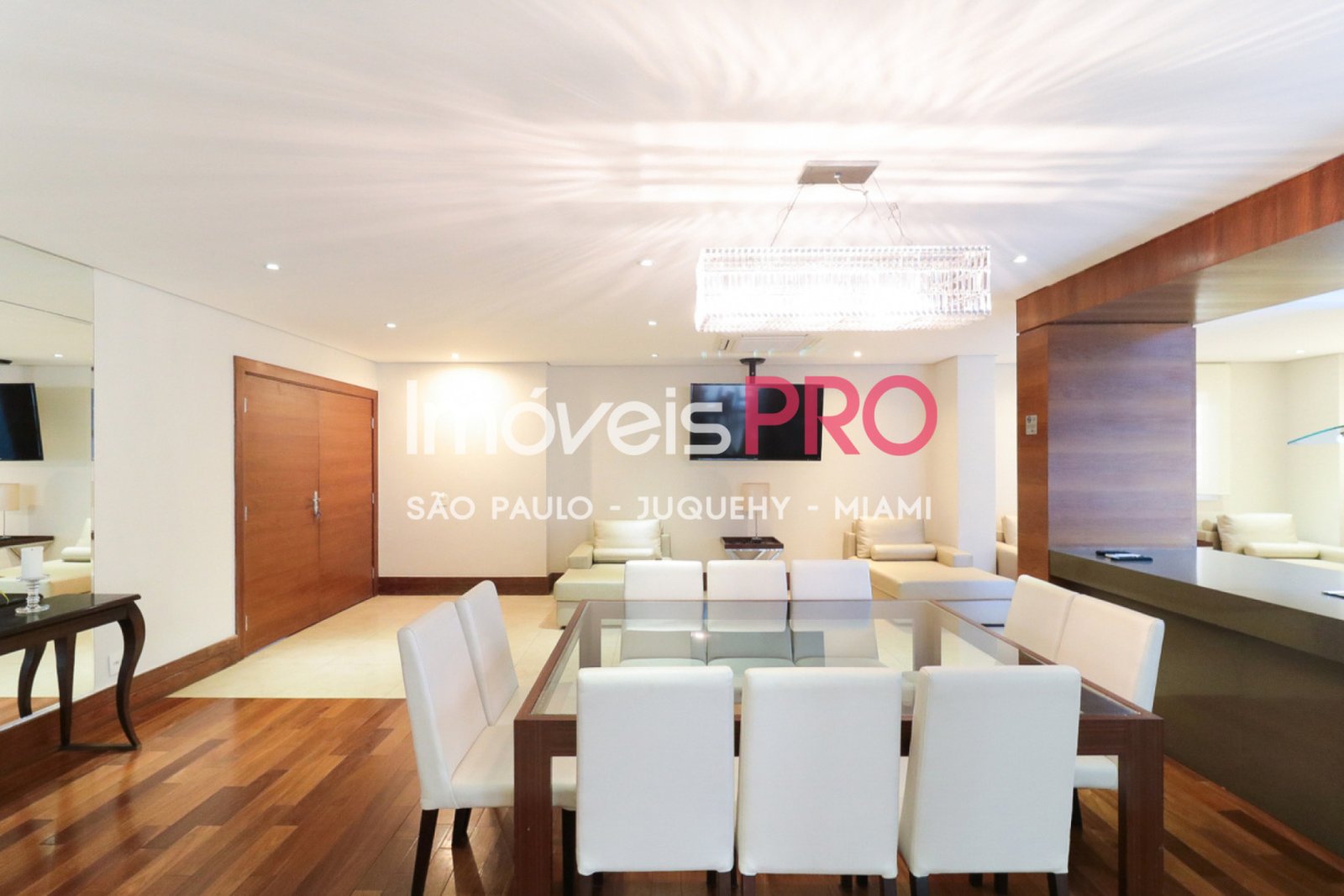 Foto :: IP38576