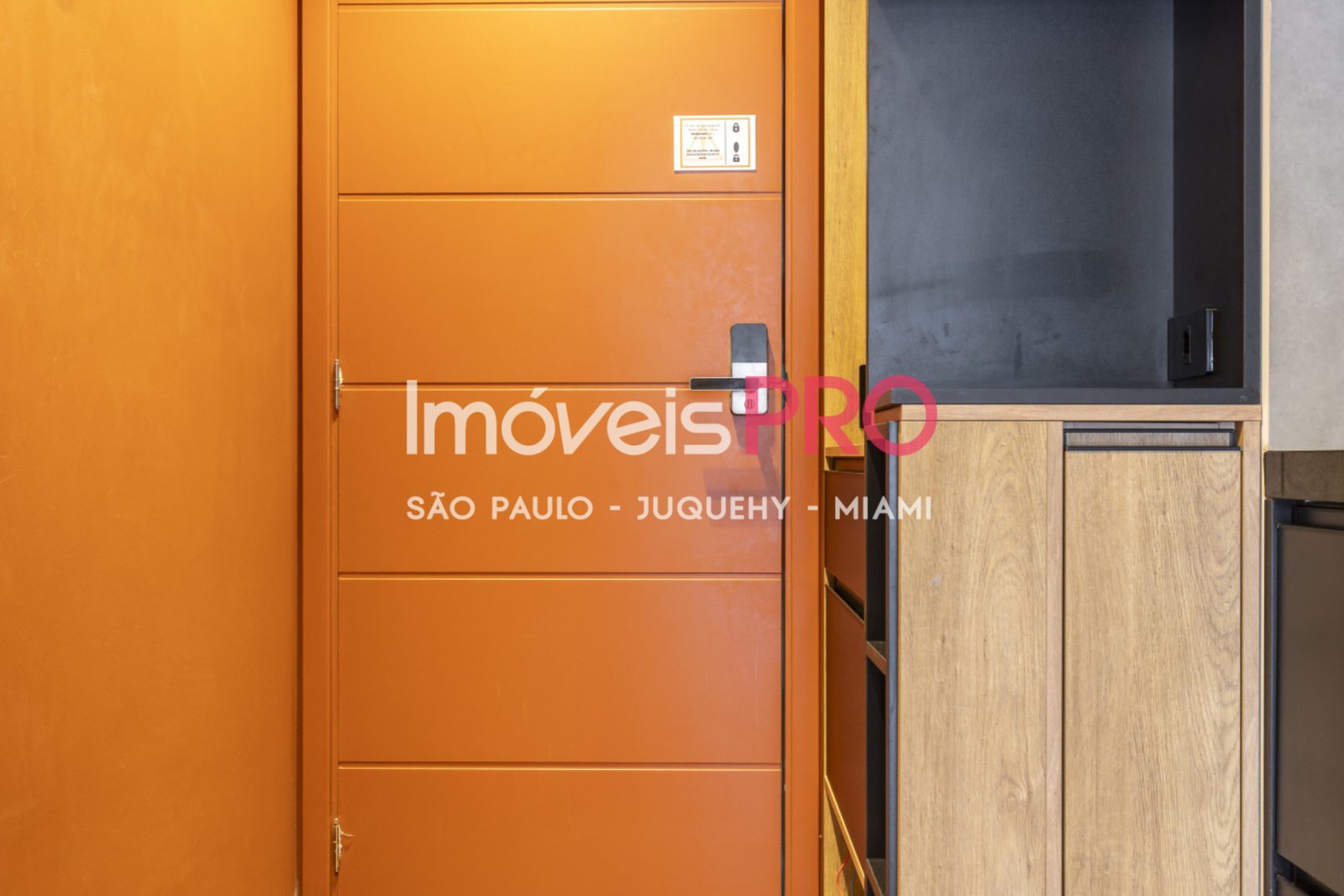 Foto :: https://assets.imoveispro.com.br/thumb/IP38581/studio-venda-pinheiros_IP38581_23_1920x1080.jpg?