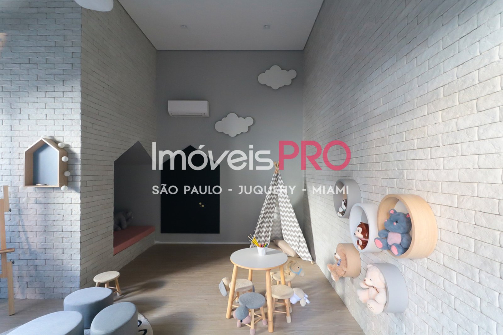 Foto :: IP38597
