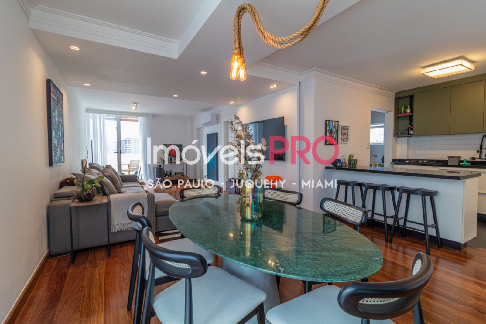 Foto :: https://assets.imoveispro.com.br/thumb/IP38608/apartamento-venda-moema_IP38608_11_1920x1080.jpg?