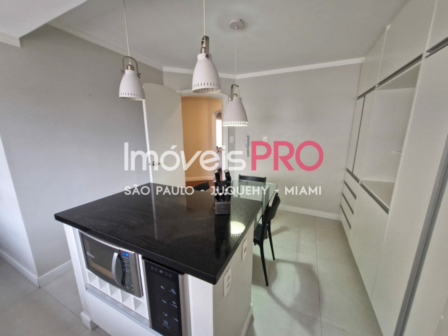Foto :: https://assets.imoveispro.com.br/thumb/IP38616/apartamento-venda-moema_IP38616_11_1920x1080.jpg?