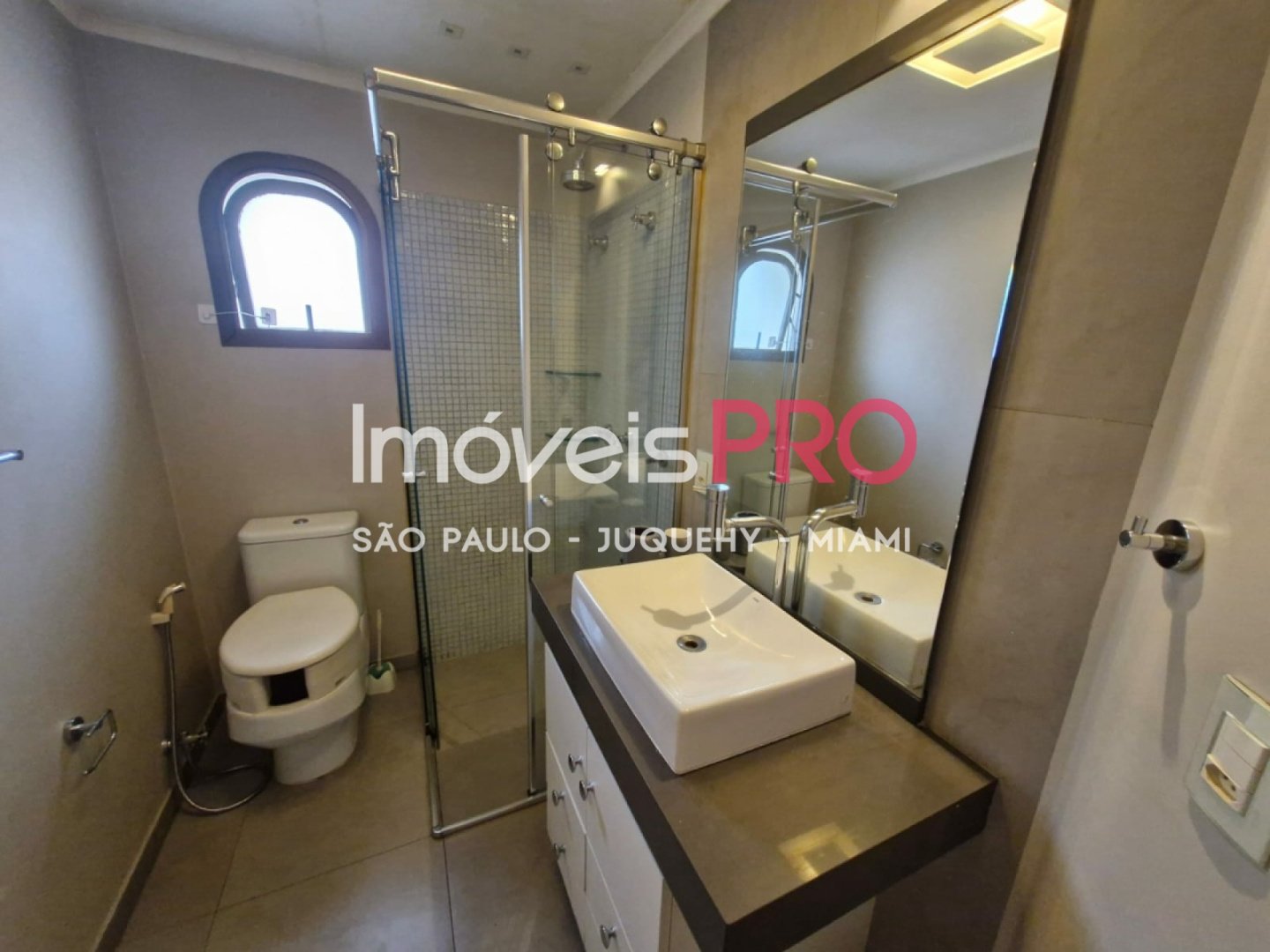 Foto :: https://assets.imoveispro.com.br/thumb/IP38616/apartamento-venda-moema_IP38616_23_1920x1080.jpg?
