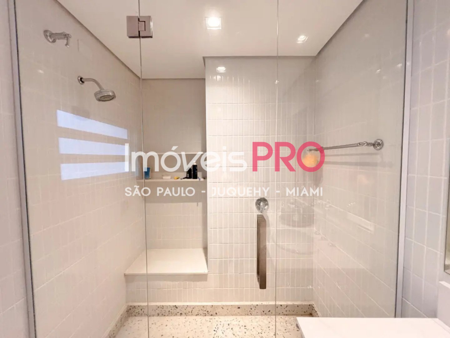 Foto :: https://assets.imoveispro.com.br/thumb/IP38620/apartamento-venda-cerqueira-cesar_IP38620_29_1920x1080.jpg?