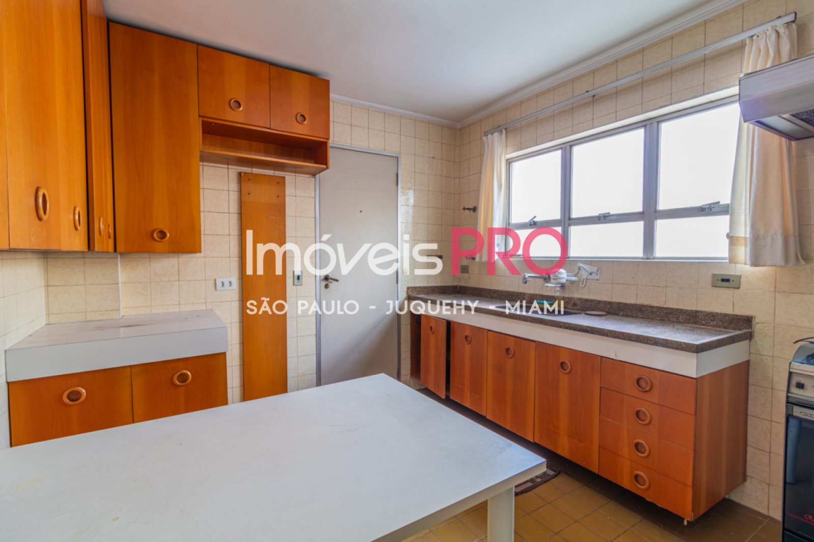 Foto :: https://assets.imoveispro.com.br/thumb/IP38622/apartamento-venda-moema-indios_IP38622_23_1920x1080.jpg?
