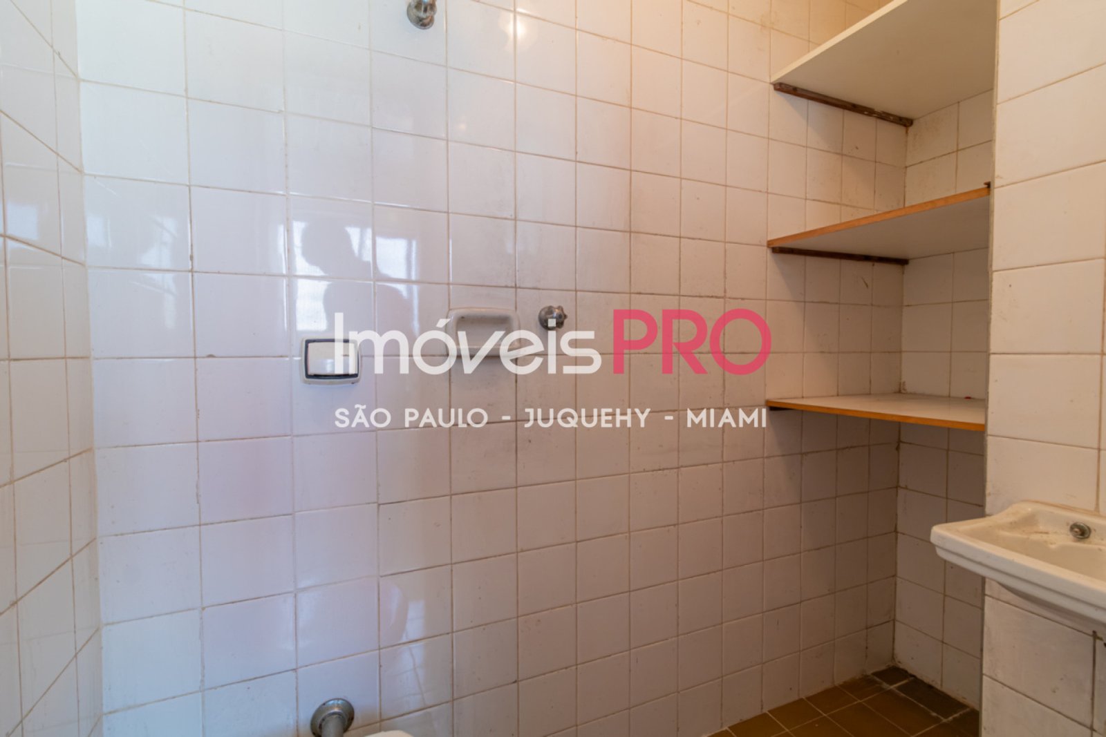 Foto :: https://assets.imoveispro.com.br/thumb/IP38622/apartamento-venda-moema-indios_IP38622_29_1920x1080.jpg?