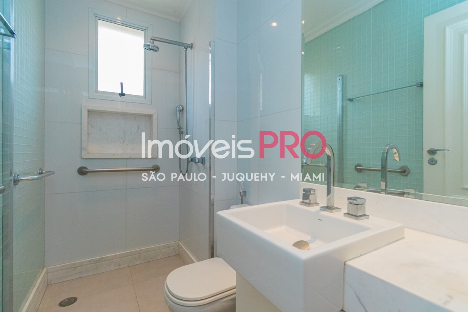 Foto :: https://assets.imoveispro.com.br/thumb/IP38629/apartamento-venda-moema_IP38629_23_1920x1080.jpg?